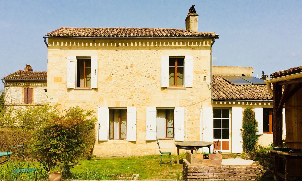 Saint-Michel-de-Montaigne House | The Chamboul Tour .