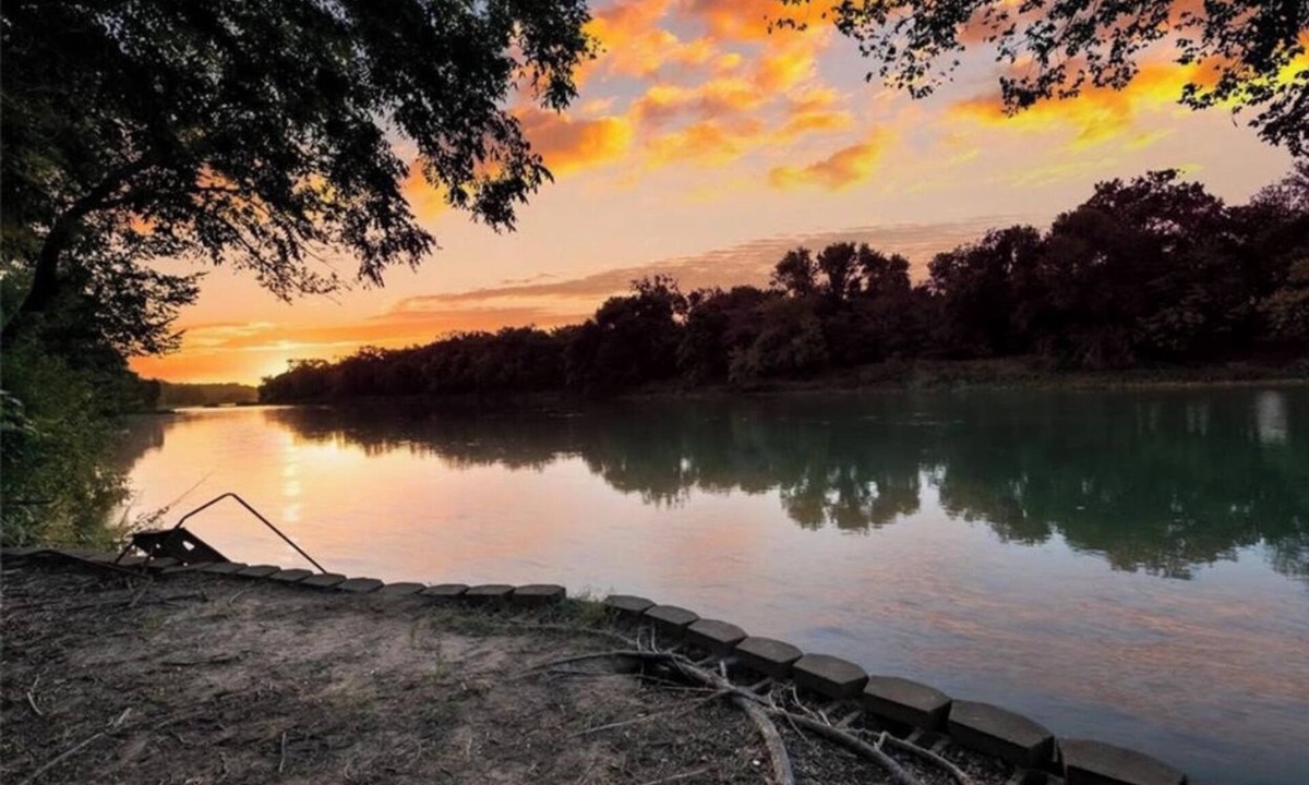 China Spring House | *THE C5 RIVER HOUSE MINUTES FROM MAGNOLIA AND BAYLOR RIVER *