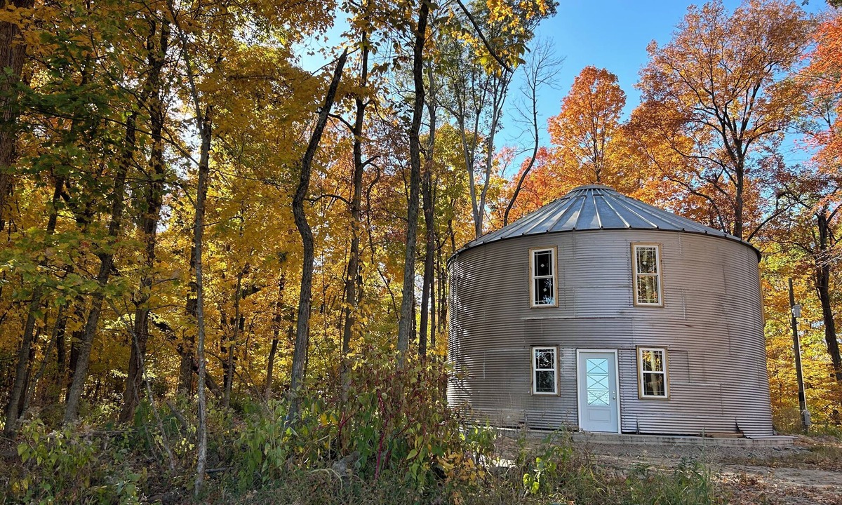 Janesville Cottage | The Ca BIN