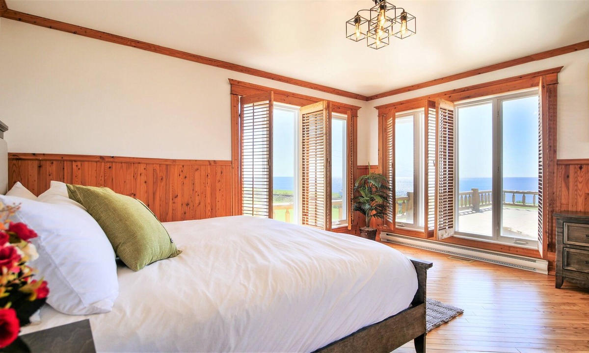 Caplan House | The Simeon ★ Upscale Interior on the Chaleur Bay