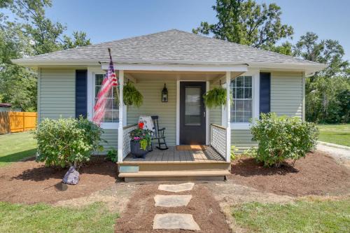 Defiance House | 'The Cabernet Cabin' Defiance Home on Katy Trail!