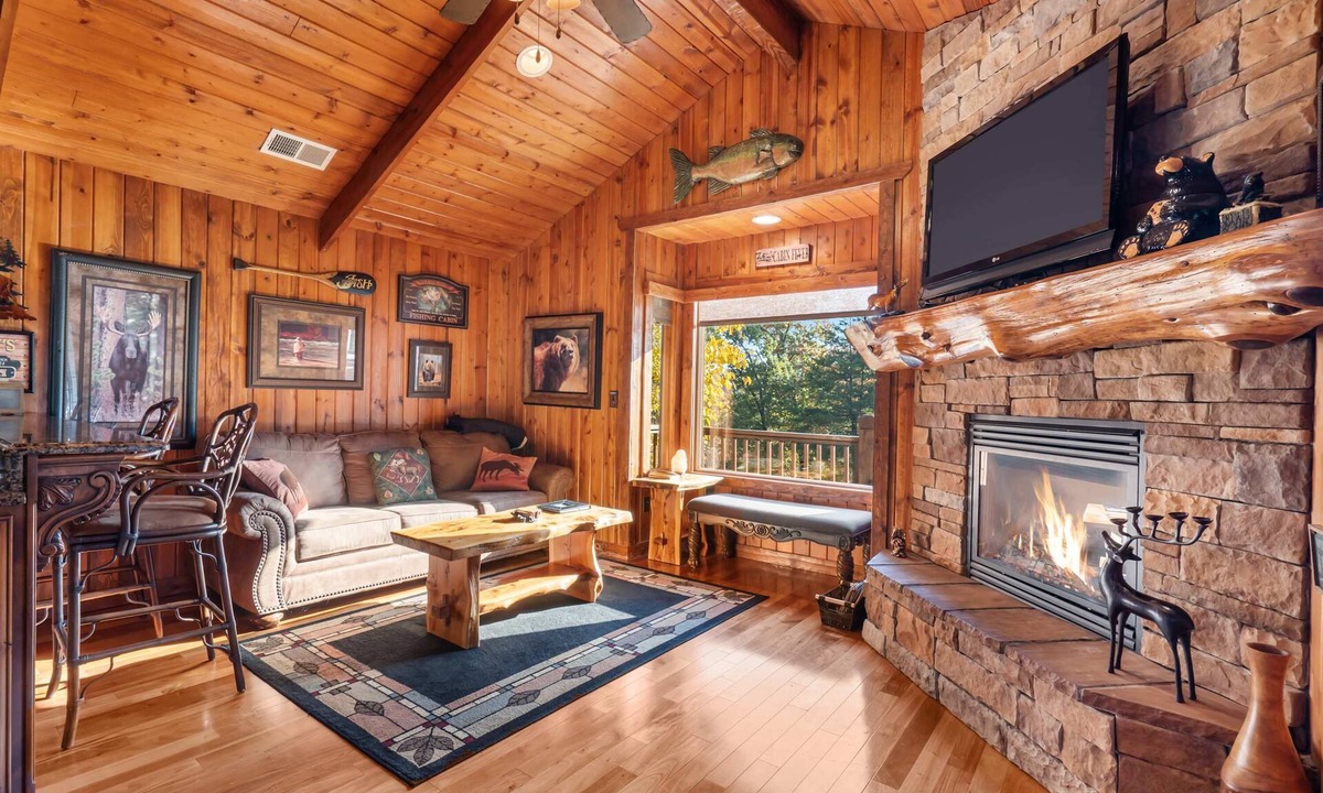 Branson Theater District Cabin | The Cabin at Rock Canyon + Free Tickets + Year-Round Hot Tub