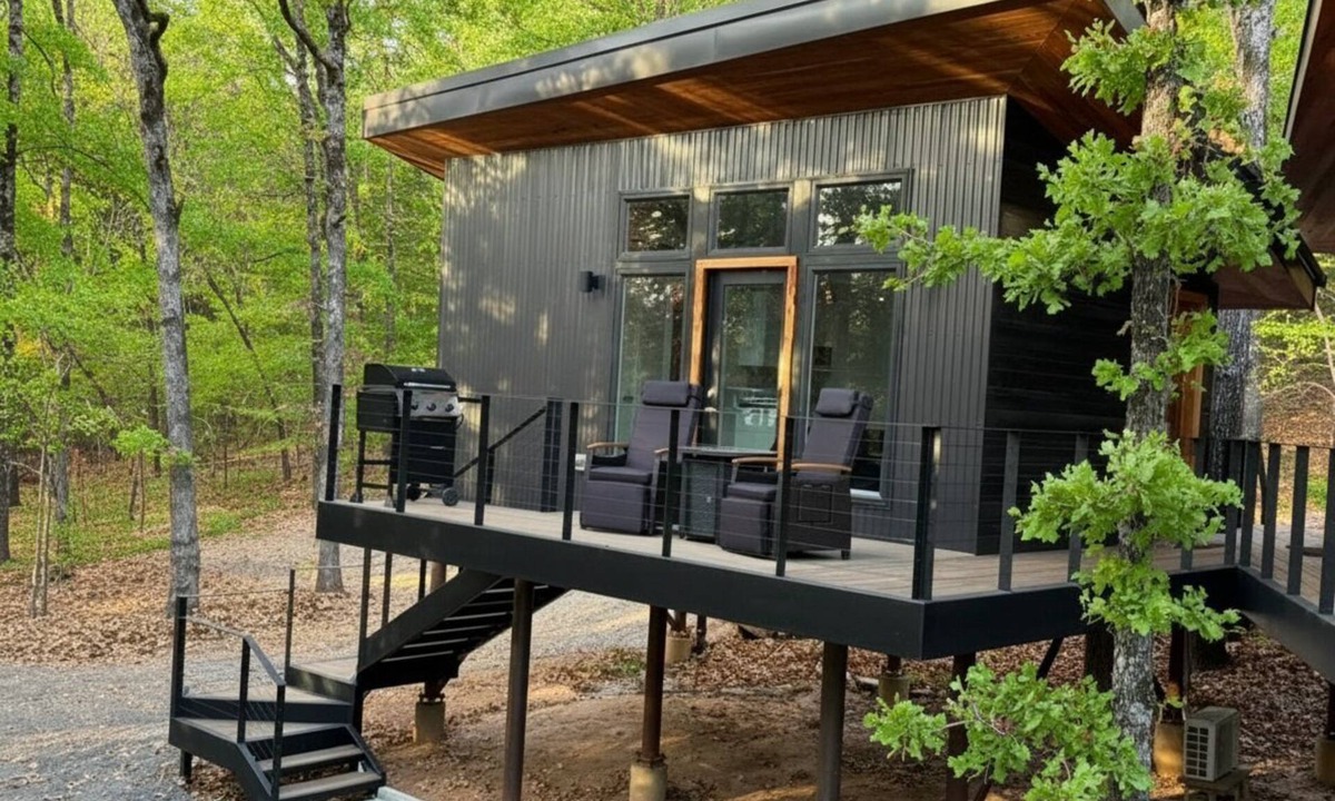 Van Buren Cabin | The Cabin at Rocky Top w/Private Outdoor Hot Tub