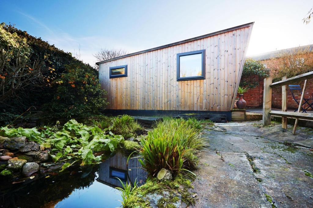 Pottersbury Bed & Breakfast | The Cabin