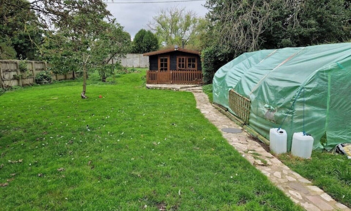 Alton Barnes Cabin | The Cabin, very quiet location