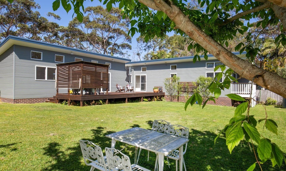 Callala Bay House | The Cabin - Waterfront with Fireplace - 5 mins to the Bay