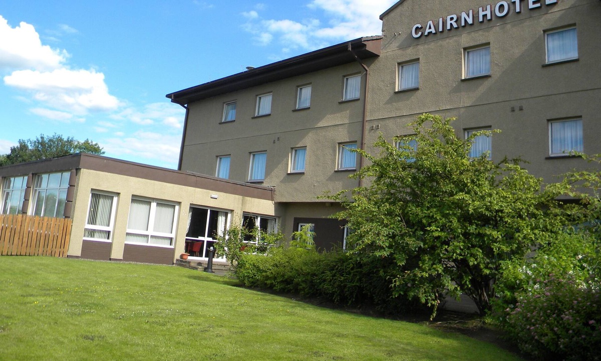 Bathgate Hotel | The Cairn Hotel
