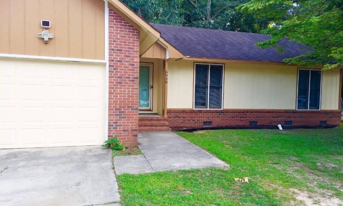 Westover House | The Callahan - Sleeps 10, Wifi, Ft Bragg, & More