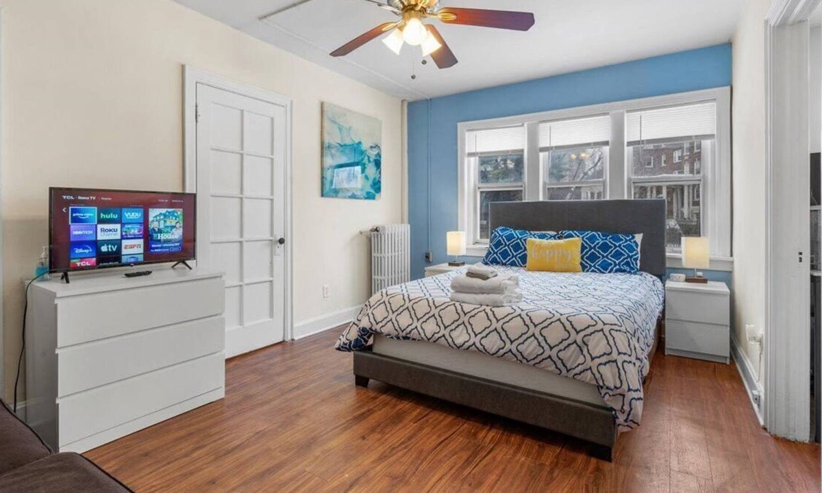 Country Club Plaza Area Apartment | The Calm Suite*Walk to Plaza*Free Parking Space