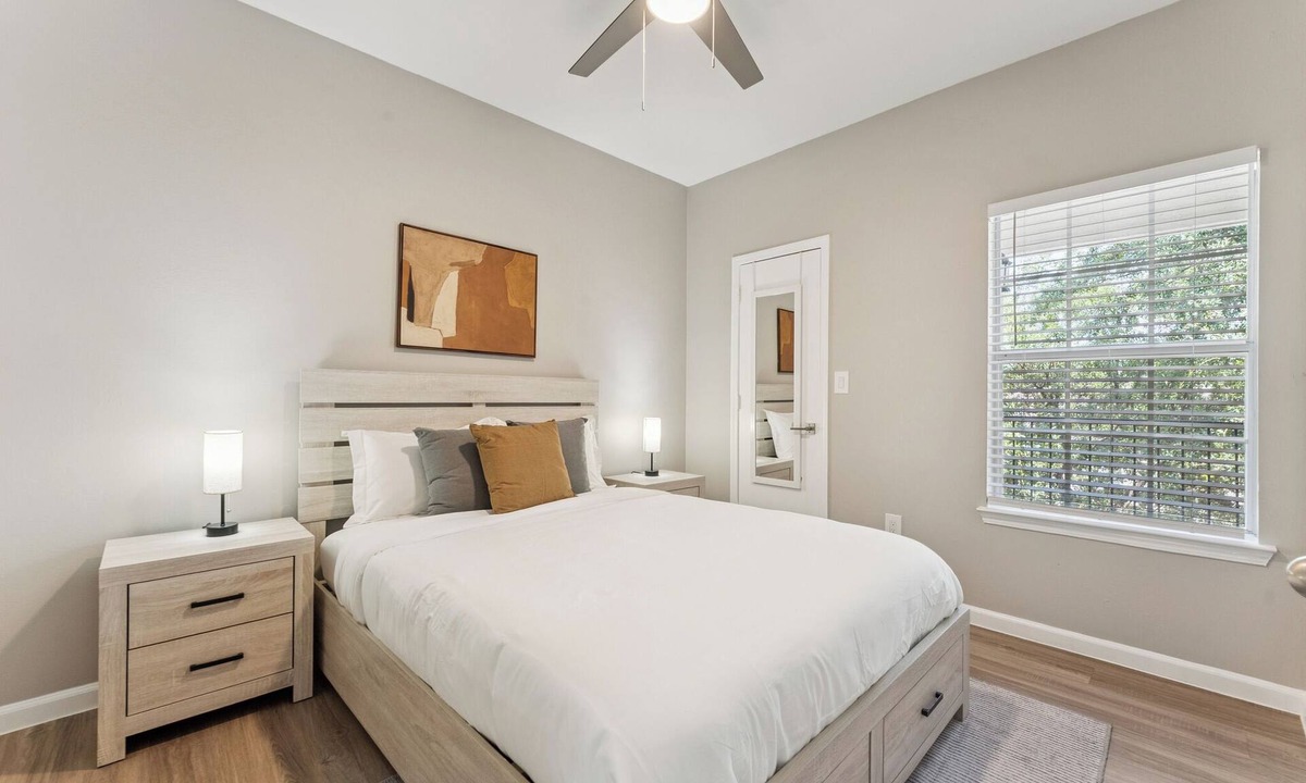 Plano Apartment | The Calvin 335 I Spacious 2 bed 1 Bath