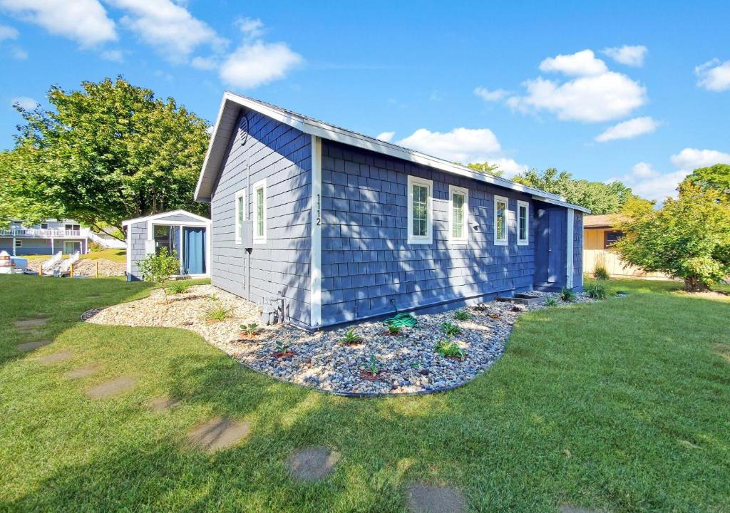 Wahpeton Villa | The Canal Cottage off West Lake Okoboji