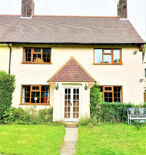 Climping Villa | The Captain's Cottage at Climping