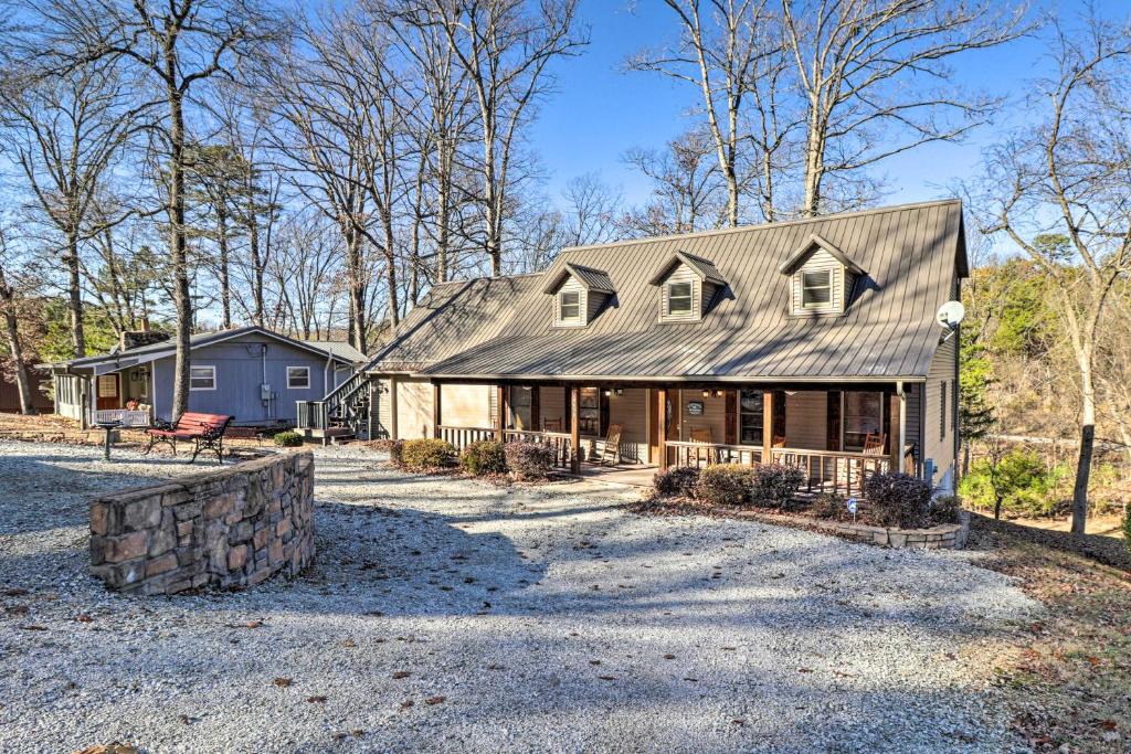 Rogers House | The Captains Quarters in Rogers w/Covered Porch!
