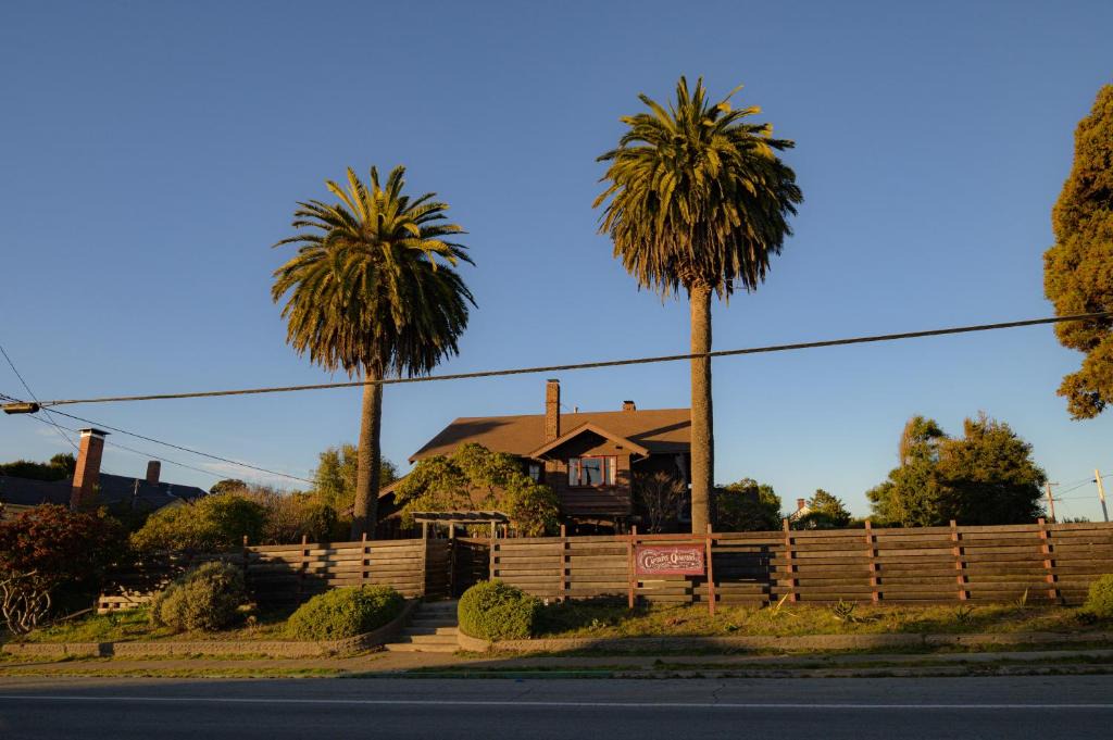 Fort Bragg Hotel | The Captains Quarters