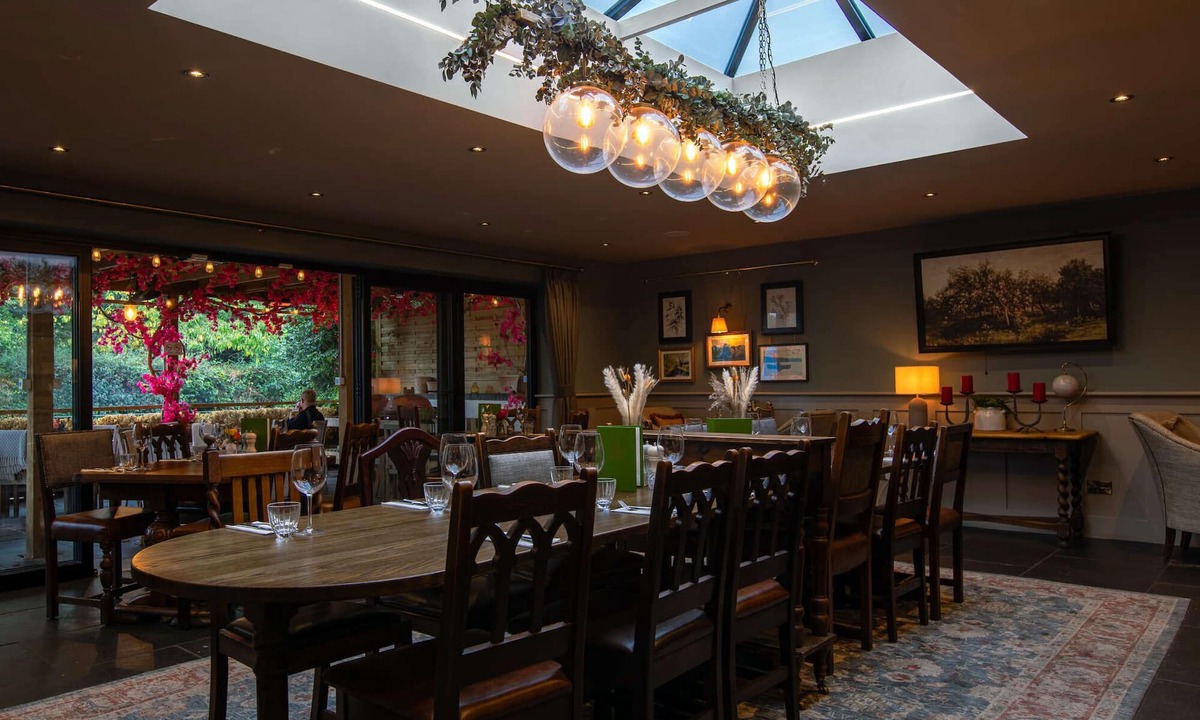 Five Oak Green Hotel | The Carpenters Arms