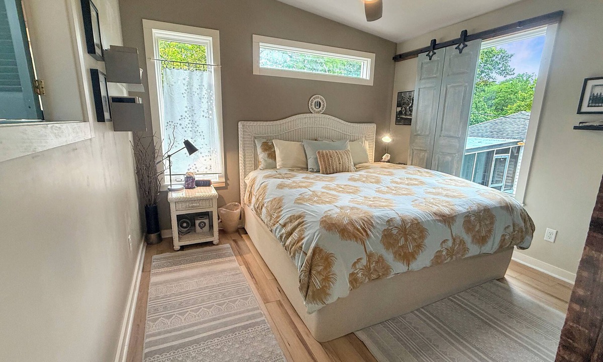 Princess Place Apartment | The Carriage House at Princess Place
