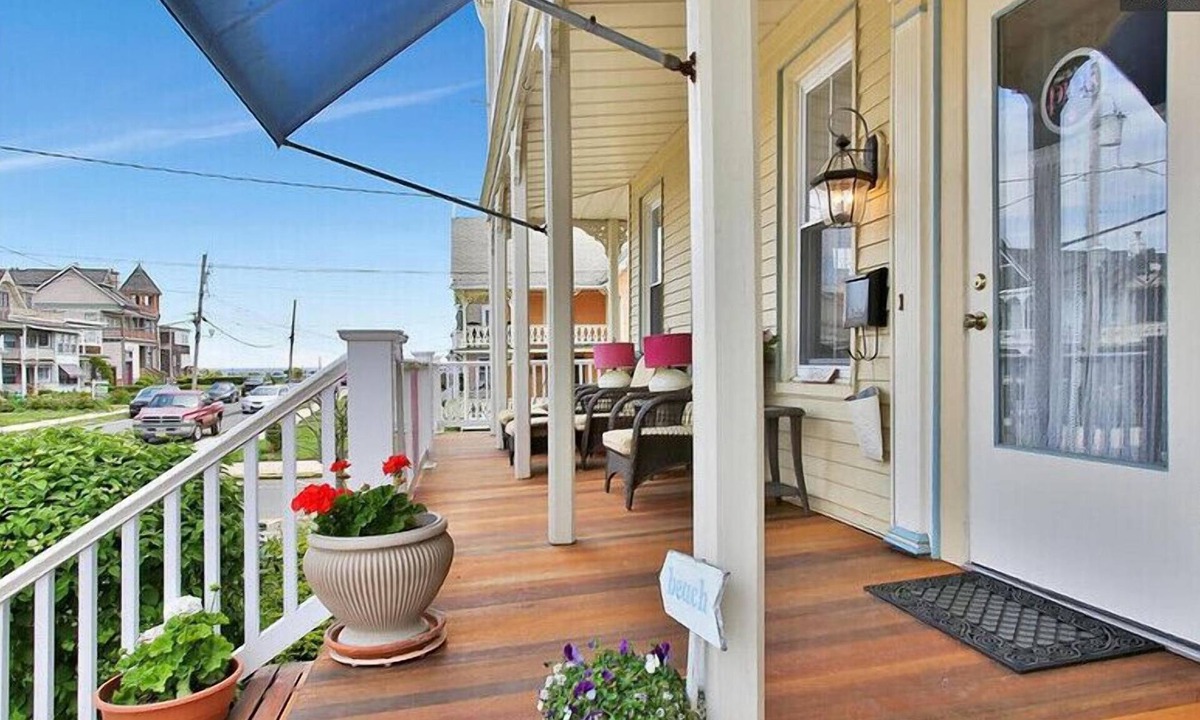 Ocean Grove Bed & Breakfast | The Carriage House B&B