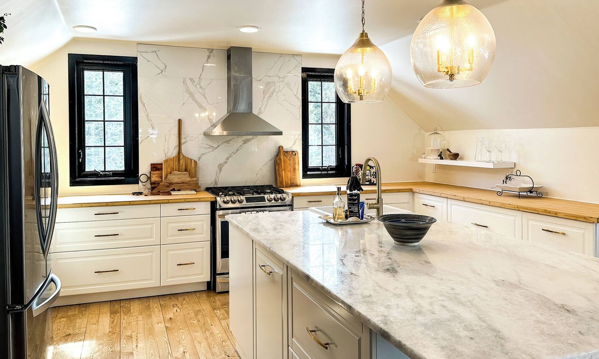 Kaministiquia House | The Carriage House