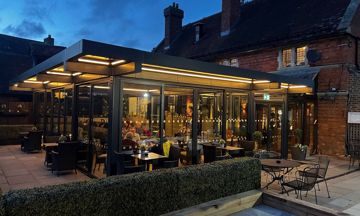 Moulsoe Hotel | The Carrington Arms