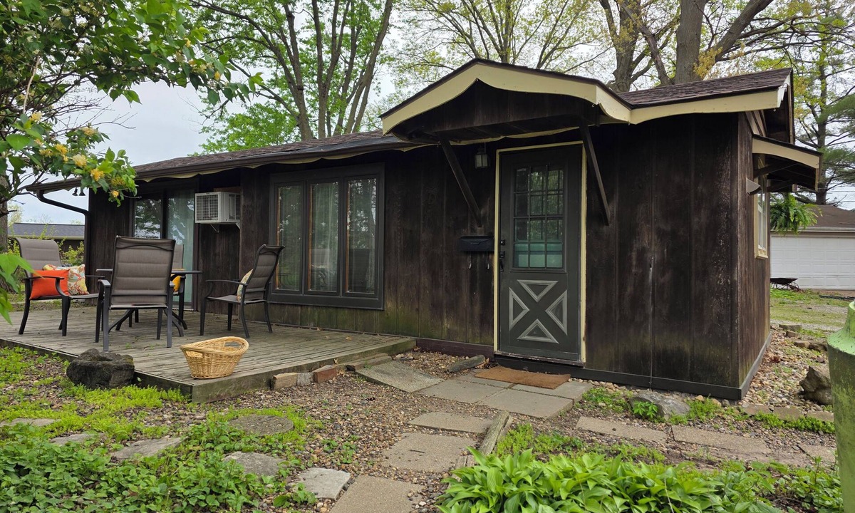 Knoxville House | The Casita - Cozy Guesthouse in Tranquil Knoxville Neighborhood