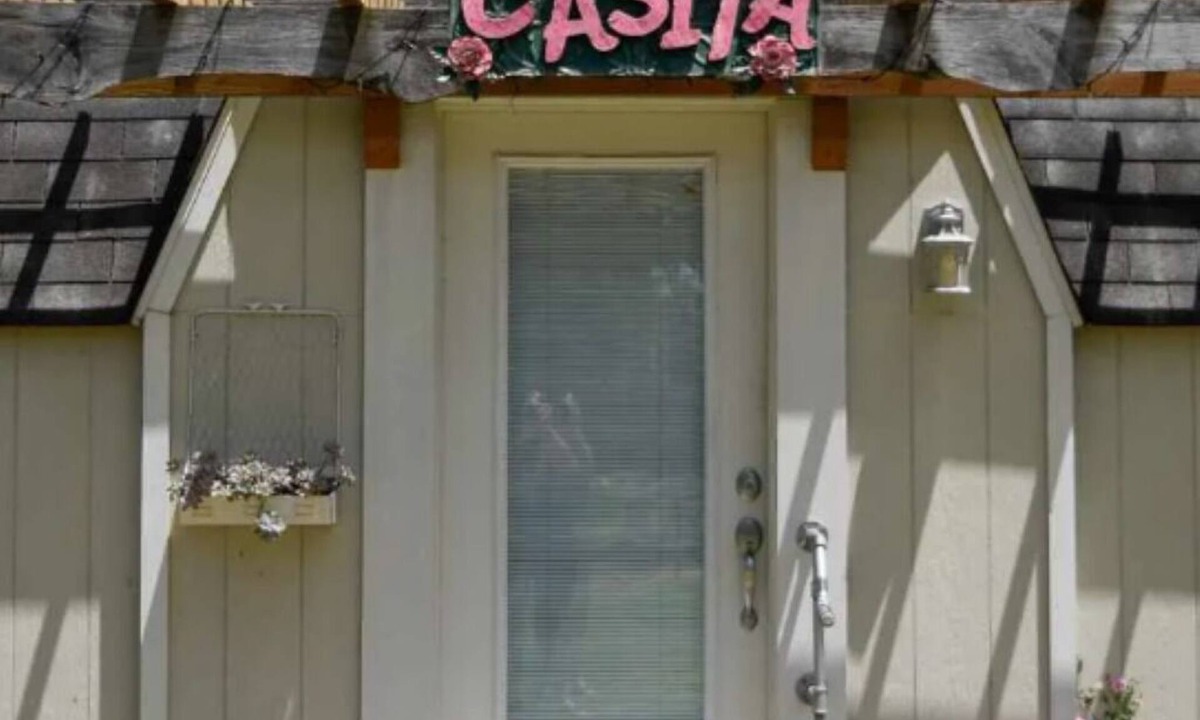 Jeddo Cabin | The Casita