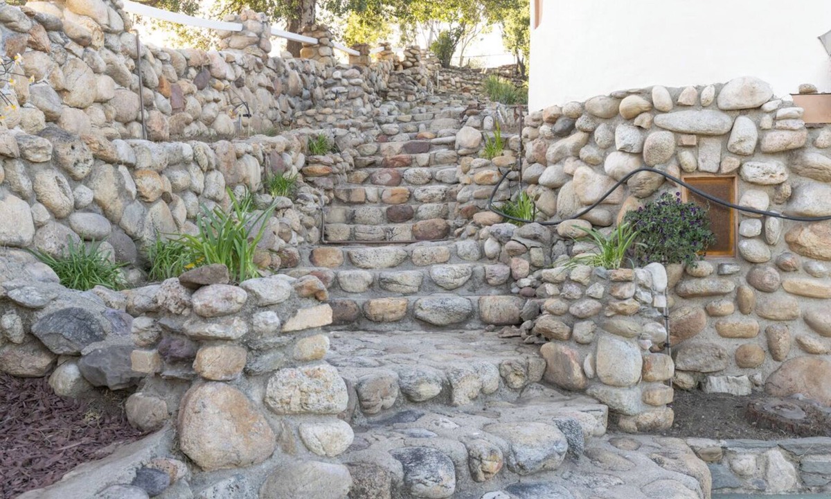 Newhall Other | The Castel Guest house