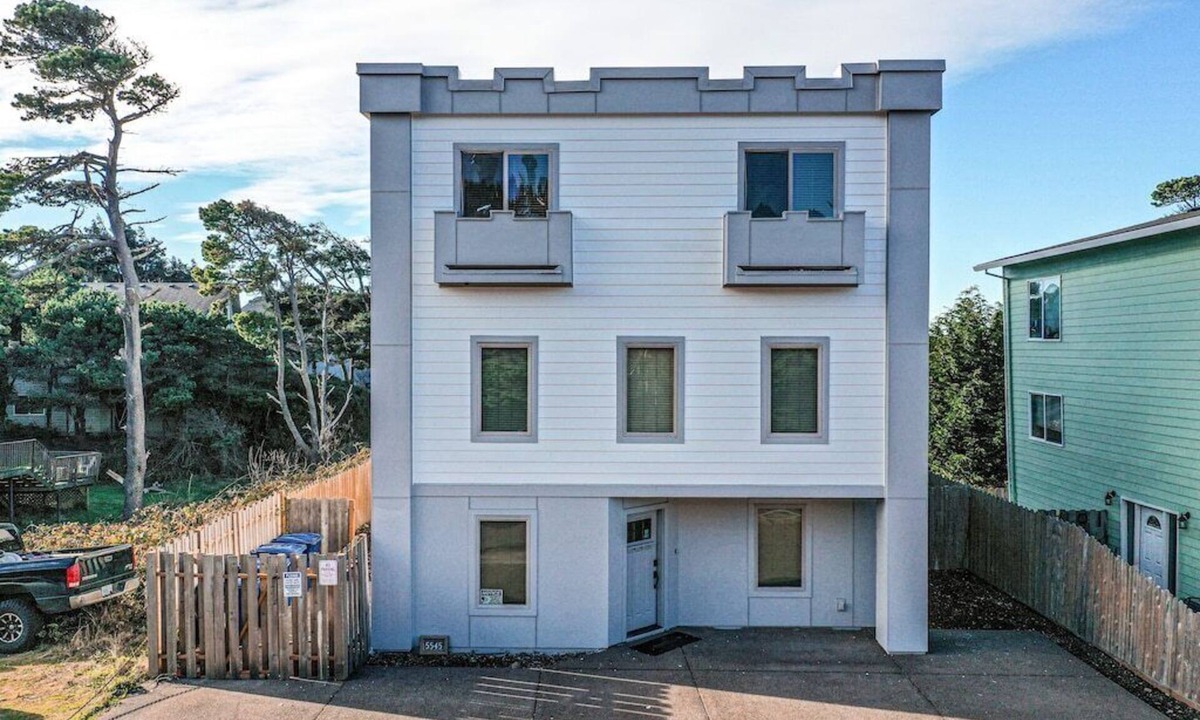 Roads End House | The Castle at Roads End