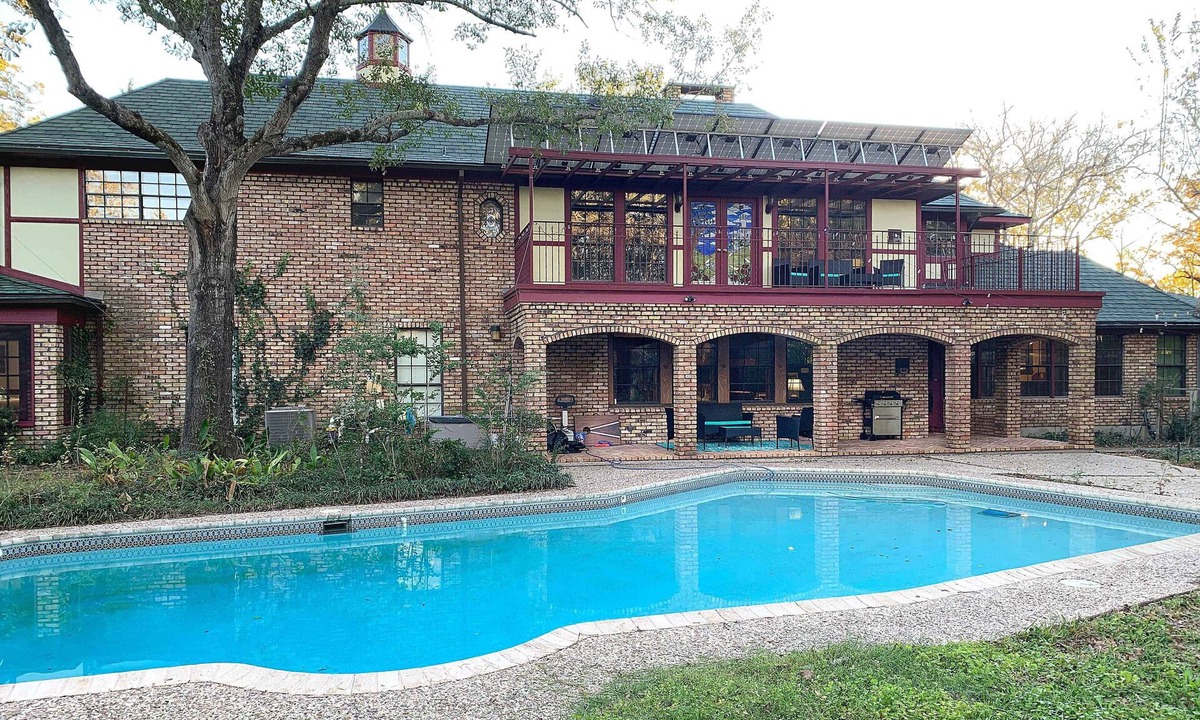 Harvey Hillsides Other | The Castle Hideaway-16+Pool-College Station TX-5 bedrooms-10 beds-3.5 baths