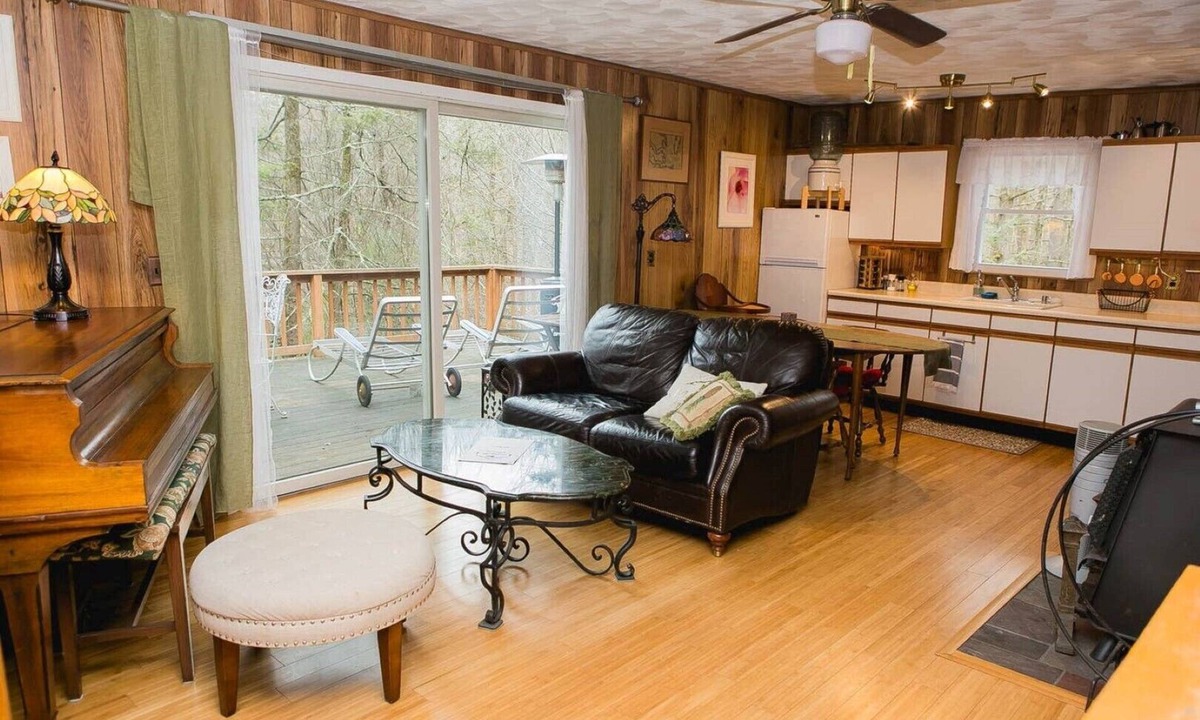 Kerhonkson Cabin | The Catskills Experience - No Car Needed