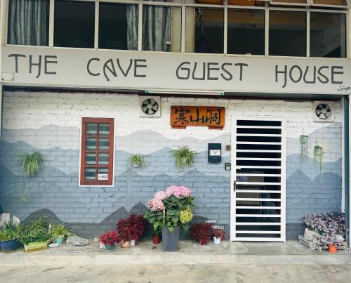 Tanah Rata House | The Cave - Adults Only