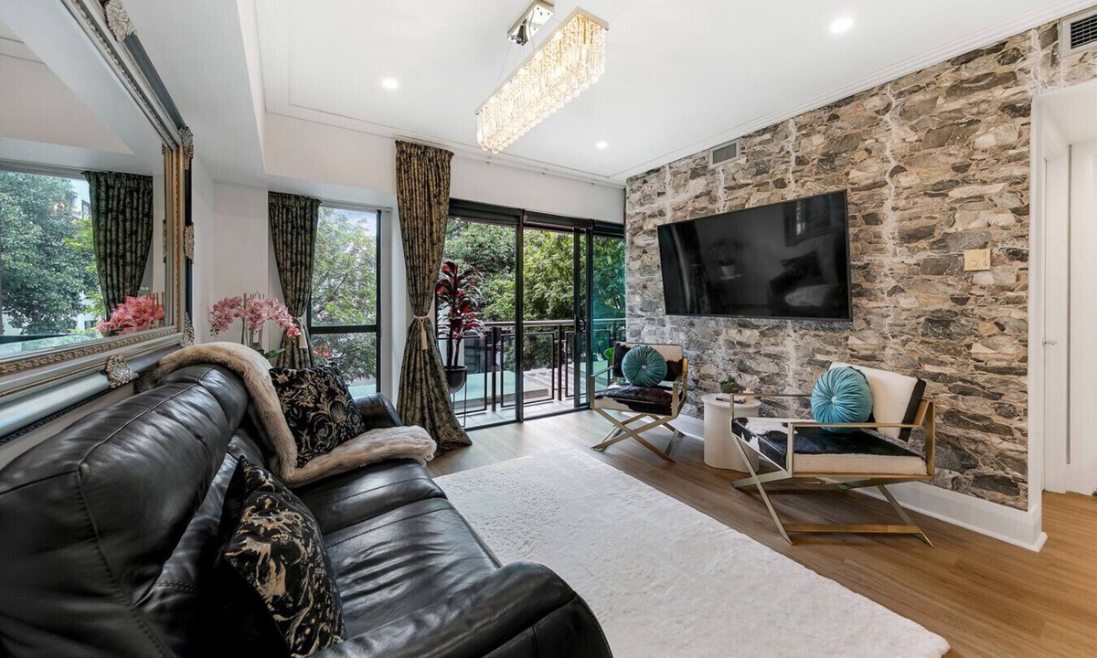 Auckland Central Business District Apartment | The Celebrity - Viaduct