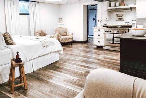 Waterford House | The Cellar Suite-Bonnieheath Winery and Lavender Farm