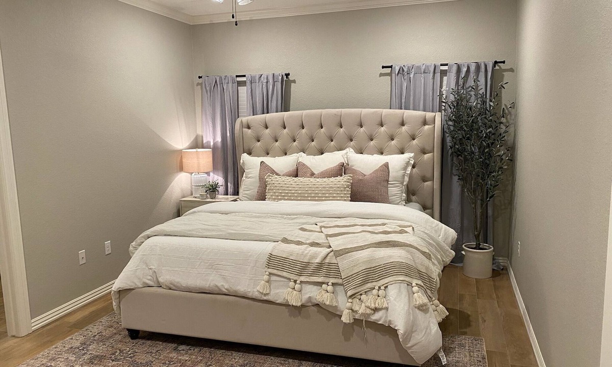 Uniontown House | The Chaffee Chateau - in the heart of Chaffee Crossing near ACHE and Ft Chaffee