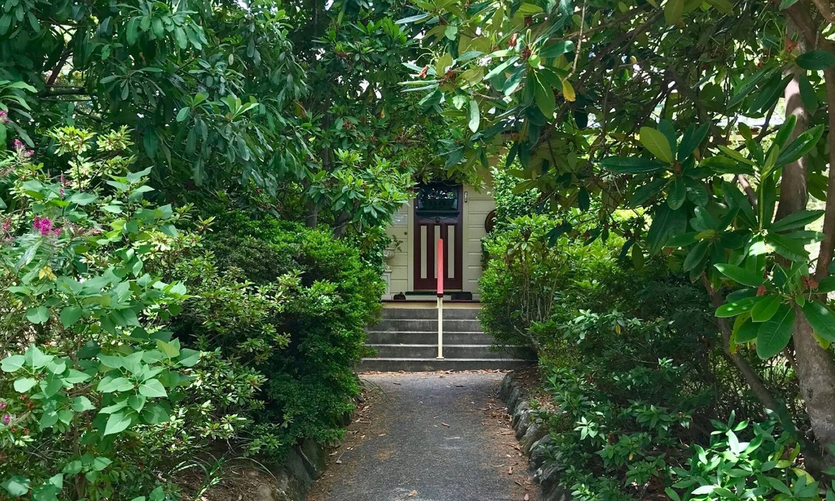 Medlow Bath House | The Chalet Guesthouse and Studio