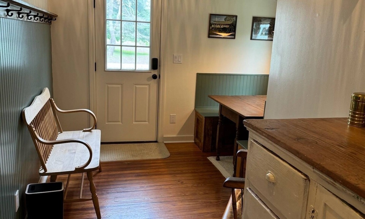 Skaneateles Cottage | The Chapman House - Two Bedroom Cottage, Sleeps 6