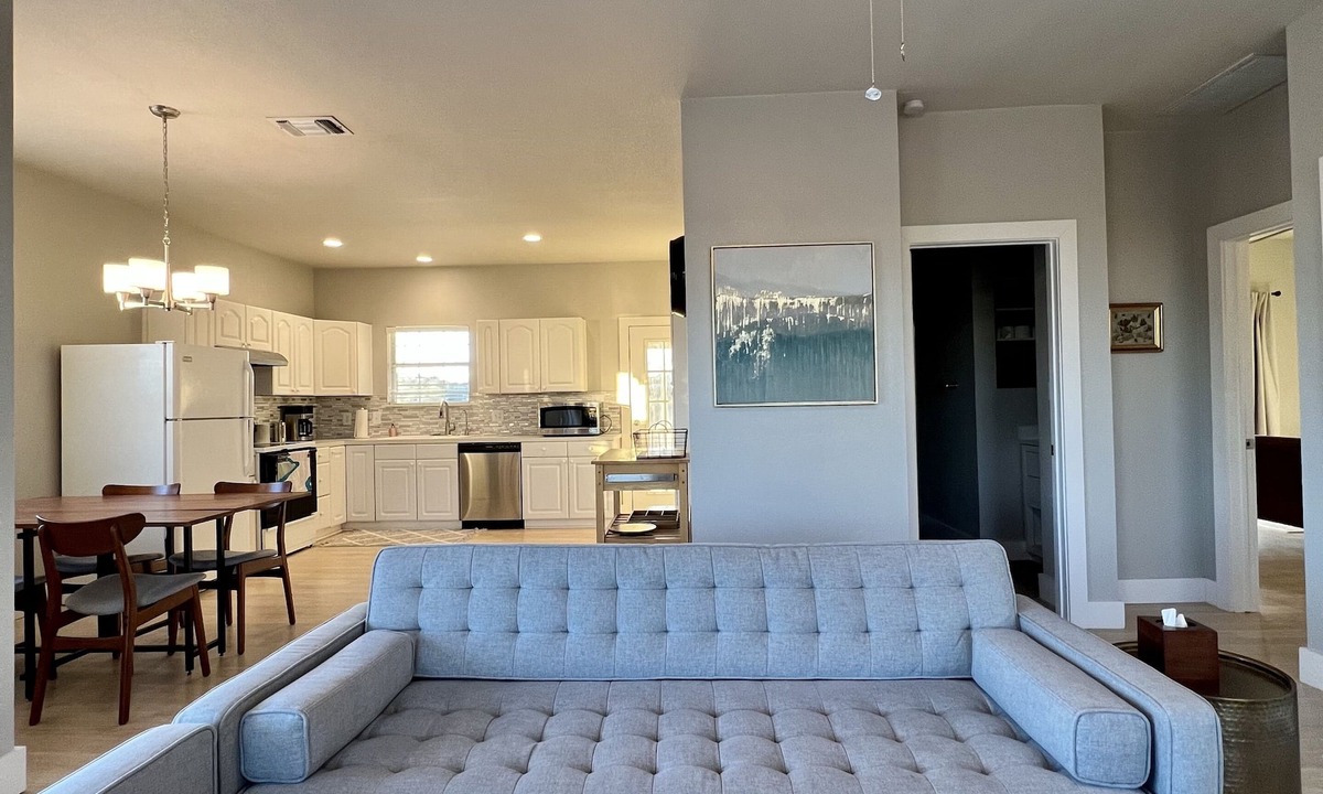 Austin House | The Chapparral - a peaceful light filled sanctuary surrounded by nature