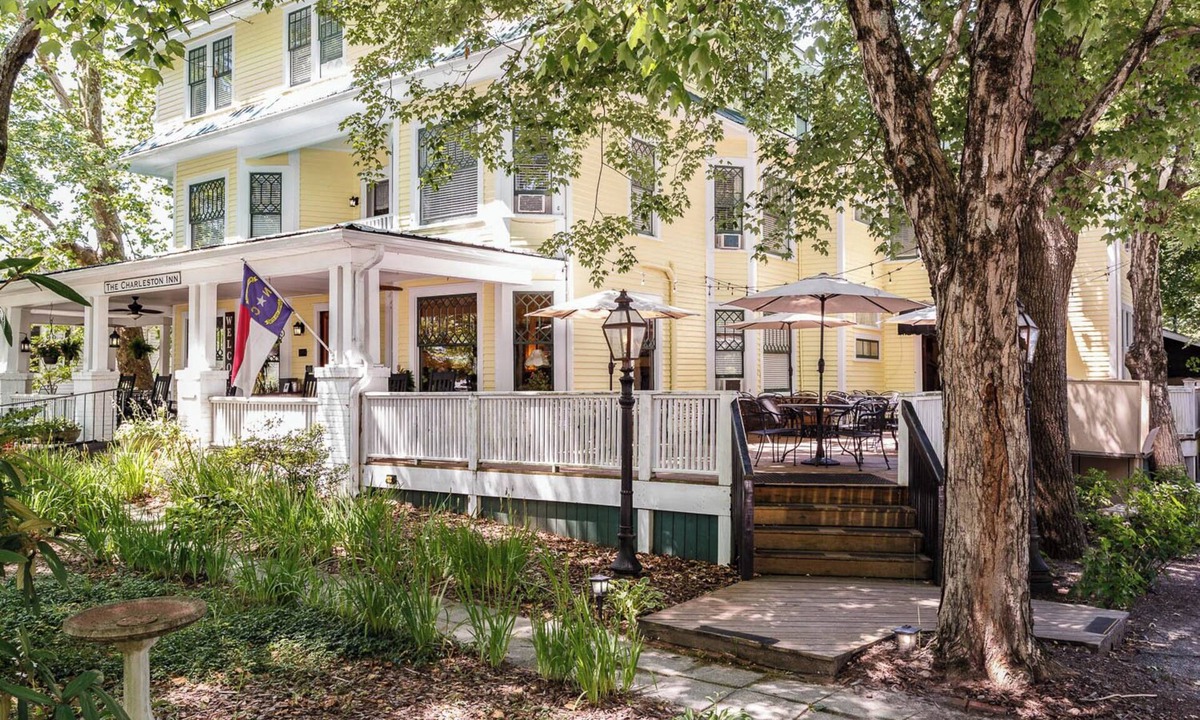 Hendersonville Bed & Breakfast | The Charleston Inn