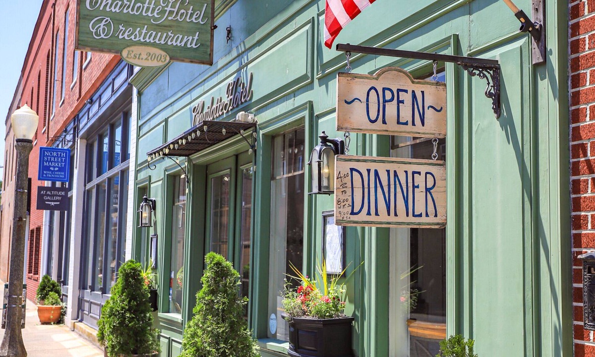 Onancock Hotel | The Charlotte Hotel & Restaurant