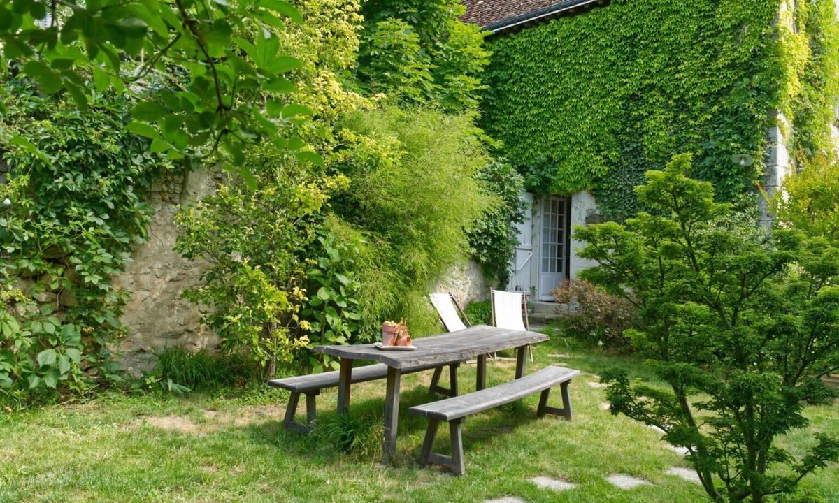 Ferriere-Larcon House | The Charron's house