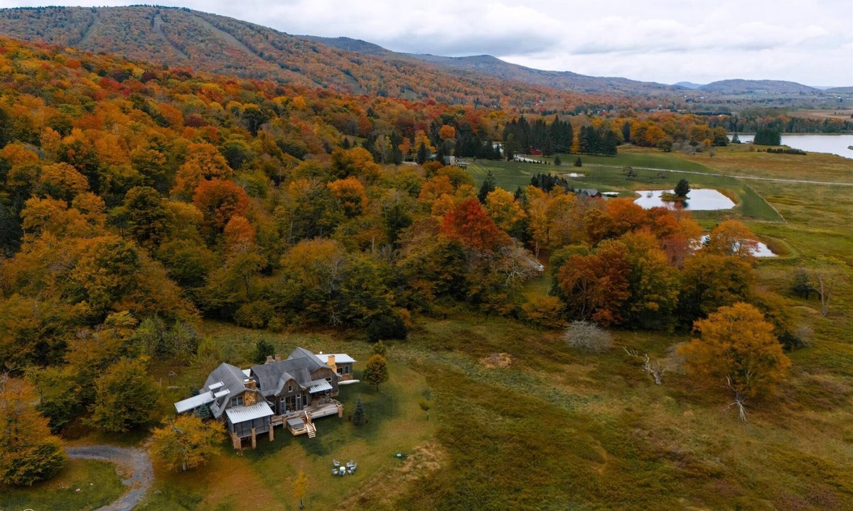 Timberline House | The Chateau at Timberline