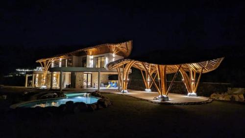 Selong Belanak House | The Cheechas Villa, Mountain & Oceanview