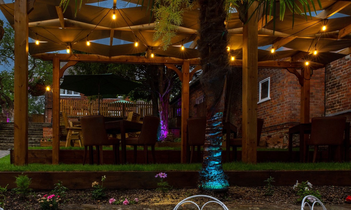 Newbury Hotel | The Chequers Hotel