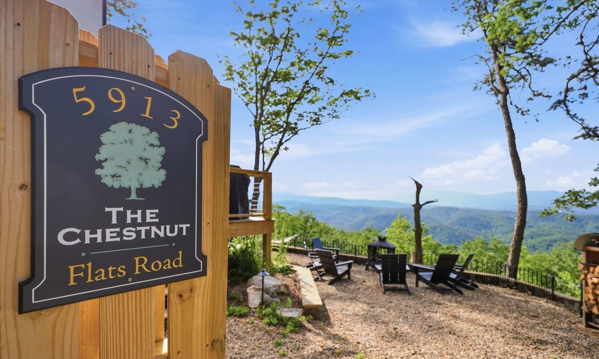 Tallassee House | The Chestnut. Gorgeous views of the Smokies.