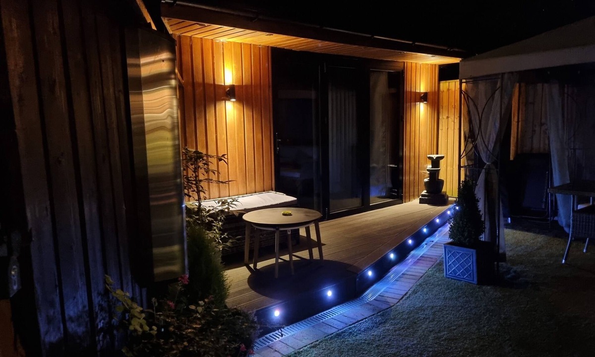 Cannards Grave Apartment | THE CHILL Studio Apartment