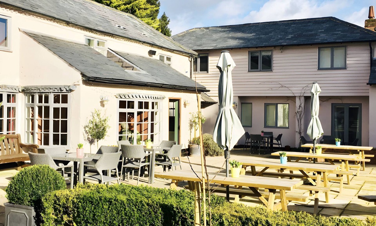 Maidensgrove Hotel | The Chilterns Fox