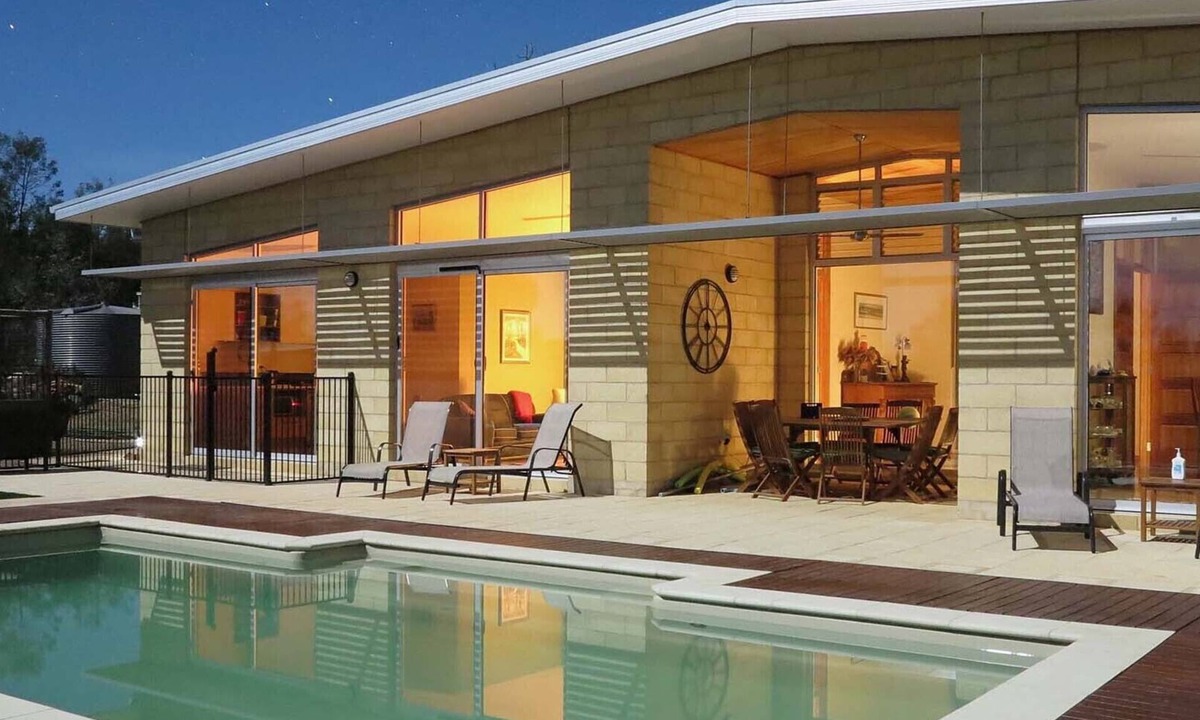 Sedgwick Bed & Breakfast | The Chocolate Lily B & B