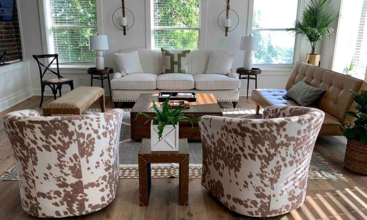 Downtown Louisville Condo | The Churchill@The 713! Large stylish suite on the Bourbon Trail, sleeps 12!