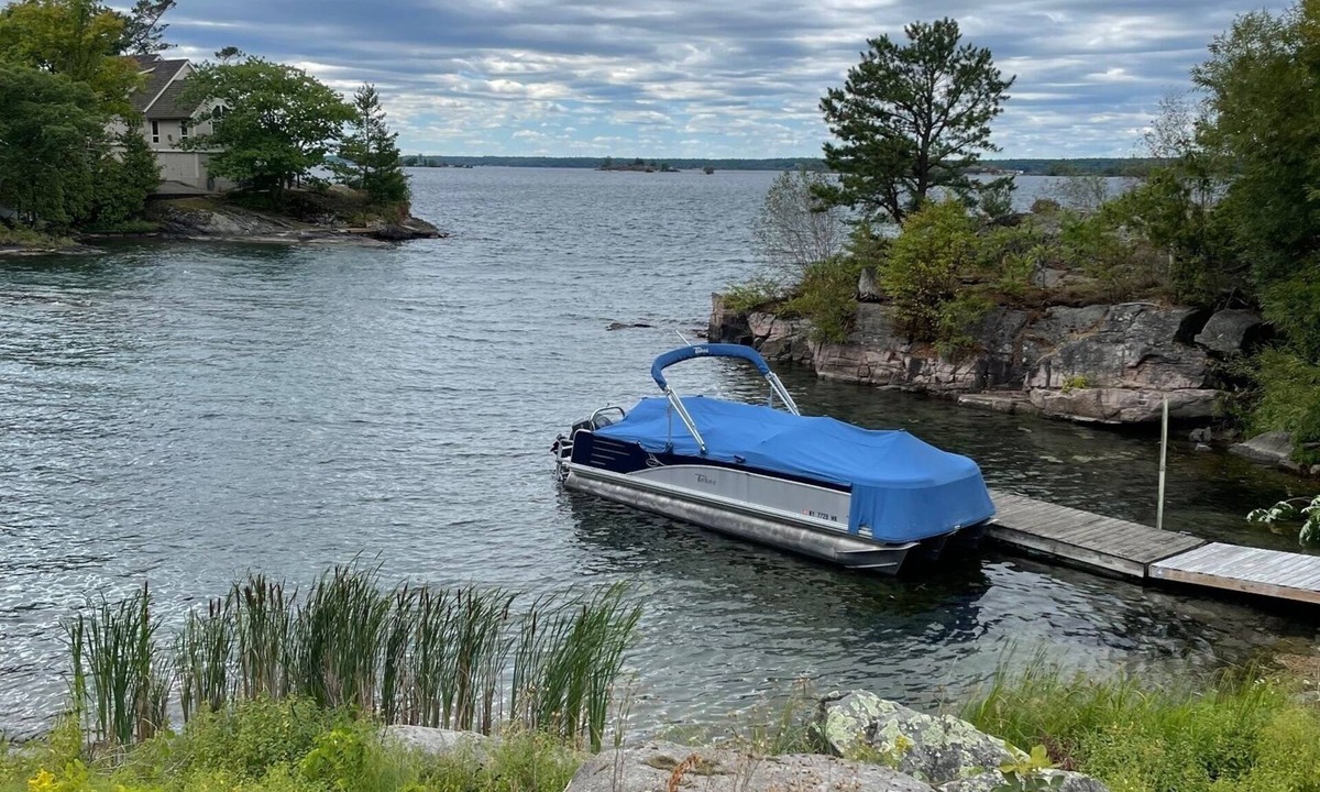 Hammond Cottage | ' The Cindy' Thousand Island Cottage