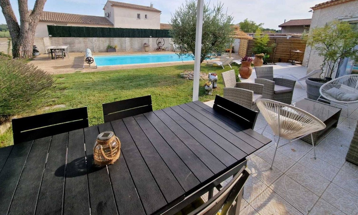 Jonquieres-Saint-Vincent Villa | The clever Villa