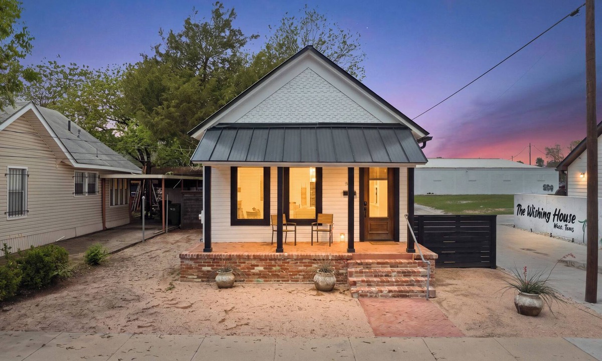 Brazos House | The Clay House - steps to everything!